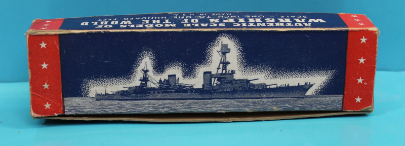 Original-Verpackung U.S. LT. Cru. "Concord" Omaha class (1 St.) USA Comet - Authenticast